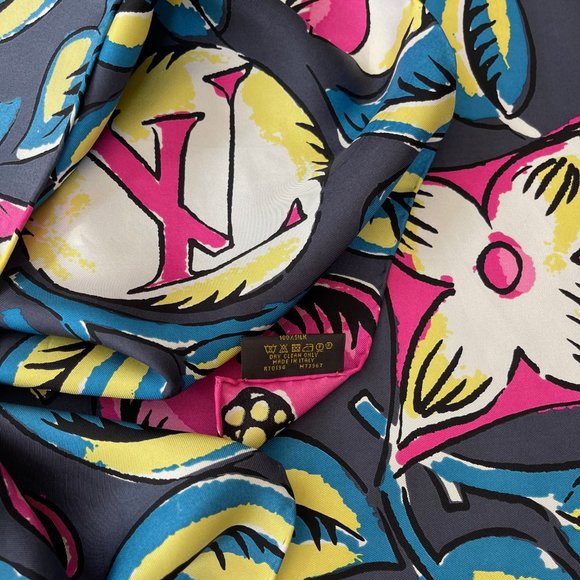 Authentic Louis Vuitton Scarf Monogram Flowers Arty Gray Pink Silk Wrap - Picture 11 of 16